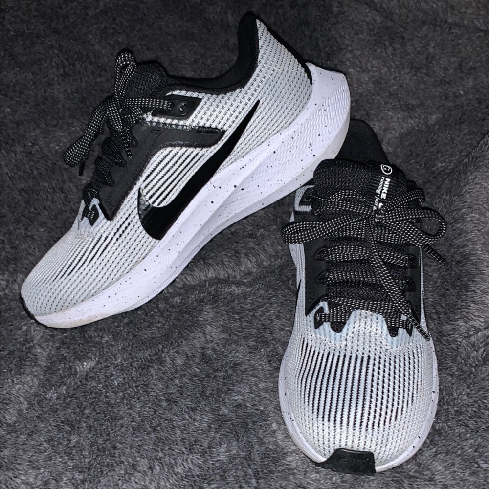 Nike Air Zoom Black and White Sneakers
